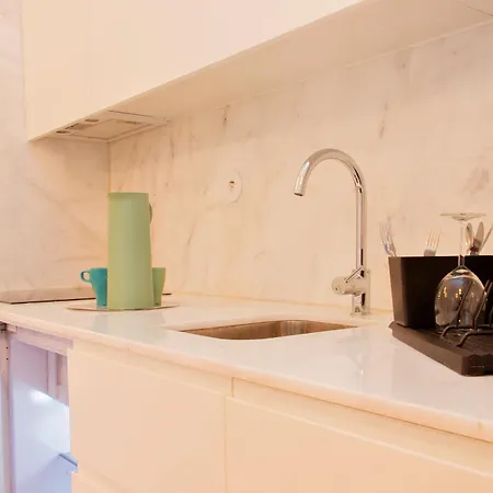 Unique And Lovely Ii Apartment *