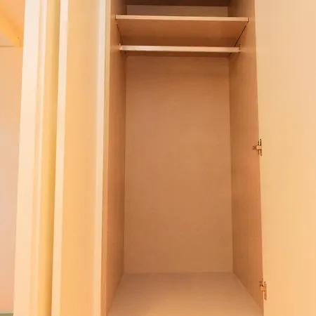 Unique And Lovely Ii Apartment